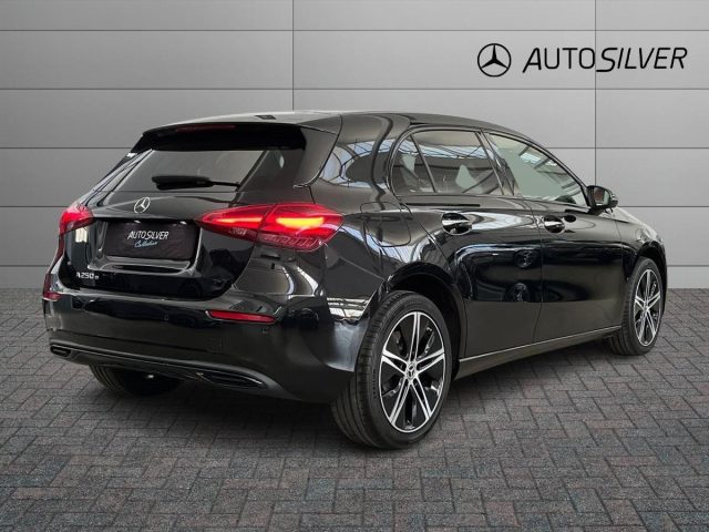 Mercedes-Benz A 250 e hybrid EQ Progressive Advanced Plus - foto 2 di 17