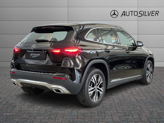 Mercedes-Benz GLA 250 e EQ Advanced Plus auto - foto 2 di 17