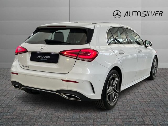 Mercedes-Benz A 200 d Premium Night Edition - foto 2 di 4