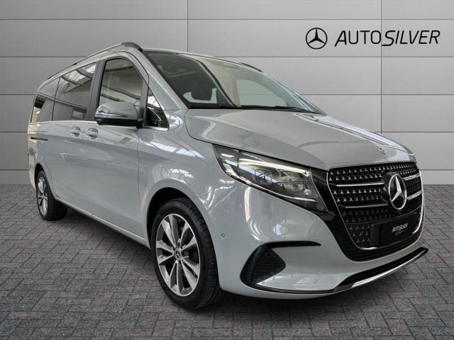 Mercedes-Benz V 250 d Automatic Avantgarde Long, del 2024, 44.649 km, in vendita a Verona (VR)