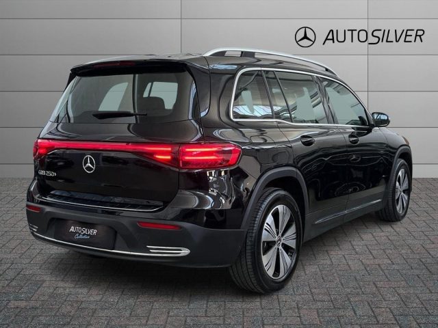 Mercedes-Benz EQB 250+ Progressive Advanced - foto 2 di 4