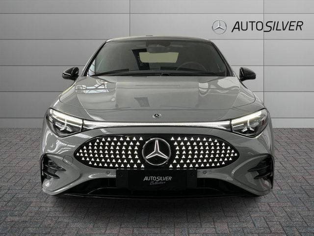Mercedes-Benz CLA 220 4Matic AMG Line Premium - foto 3 di 4
