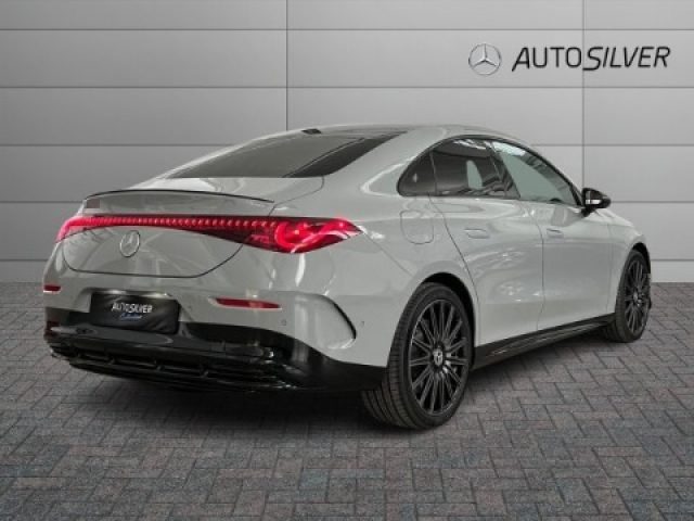 Mercedes-Benz CLA 200 EQ - foto 2 di 4