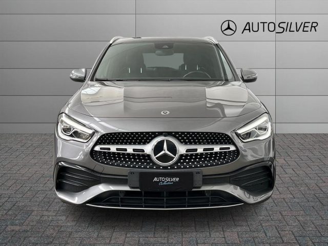 Mercedes-Benz GLA 200 d Automatic Premium - foto 3 di 4
