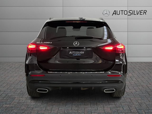 Mercedes-Benz GLA 200 Automatic AMG Line Advanced Plus - foto 4 di 4