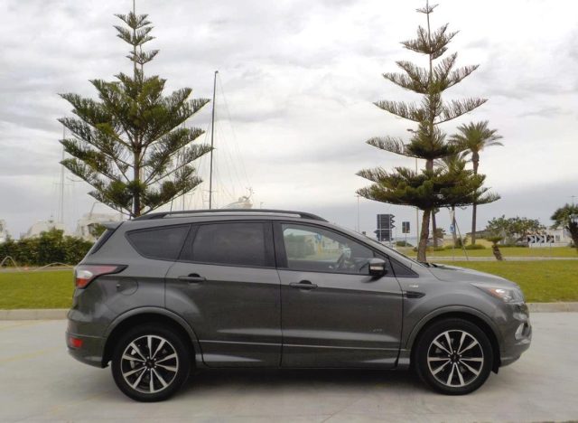Ford Kuga 2.0 TDCI 180 CV S&S 4WD Powershift ST-Line Busines - foto 4 di 56