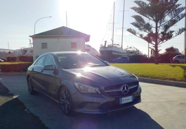 Mercedes-Benz CLA 180 d Automatic Sport - foto 3 di 4