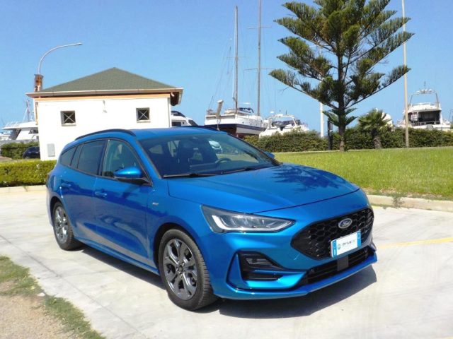 Ford Focus 1.0 EcoBoost Hybrid 155 CV Powershift SW ST-line - foto 3 di 4