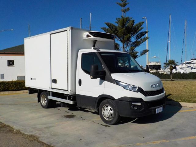 Iveco Daily 35C13V 2.3 Ruote Gemellate Furgone Refrigerato usato a GALLIPOLI