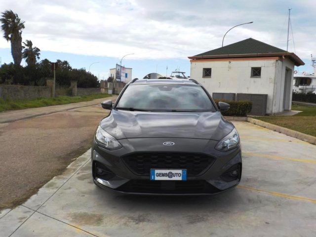 Ford Focus 1.5 TDCi 120 CV Start&Stop SW ST Line - foto 2 di 4