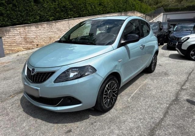 Lancia Ypsilon 1.2 69 CV 5 porte GPL Ecochic, del 2024, 26.700 km, in vendita a Gallipoli (LE)
