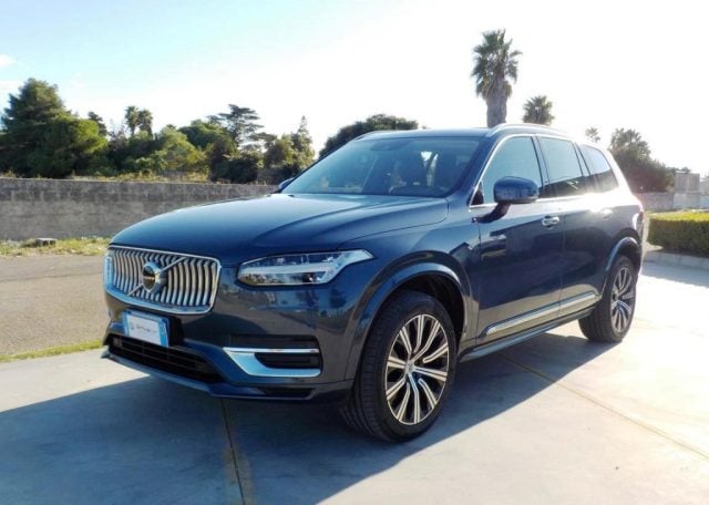 Volvo XC90 B5 (d) AWD Geartronic 7 posti Inscription, del 2019, 104.000 km, in vendita a Gallipoli (LE)