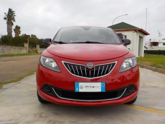 Lancia Ypsilon 1.0 FireFly 5 porte S&S Hybrid Ecochic Silver - foto 2 di 4