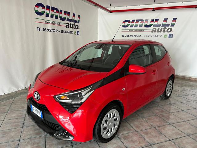 Toyota Aygo Connect 1.0 VVT-i 72CV 5 porte x-business - foto 2 di 4