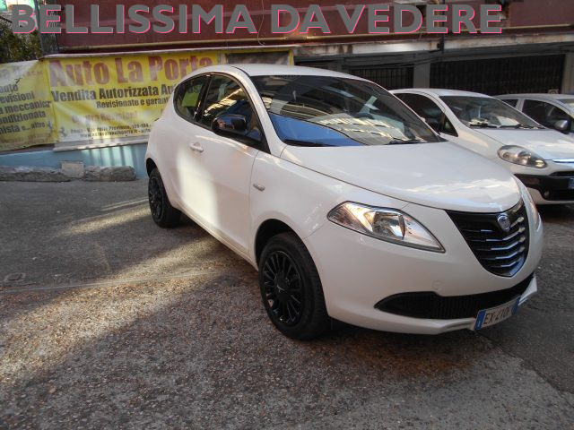 Lancia Ypsilon 0.9 TwinAir 85 CV 5 porte Metano Ecochic Gold - foto 3 di 4