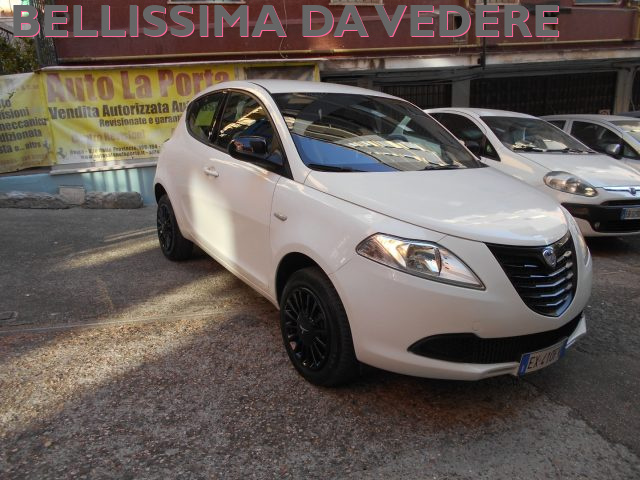 Lancia Ypsilon 0.9 TwinAir 85 CV 5 porte Metano Ecochic Gold - foto 2 di 4