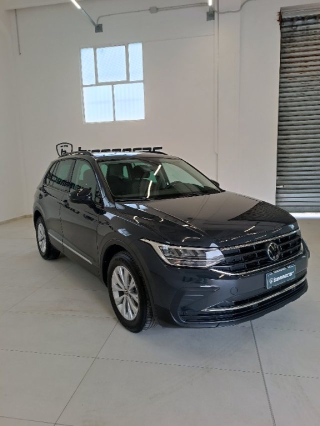 Volkswagen Tiguan 2.0 TDI 150 CV SCR DSG Life i.e - foto 2 di 4
