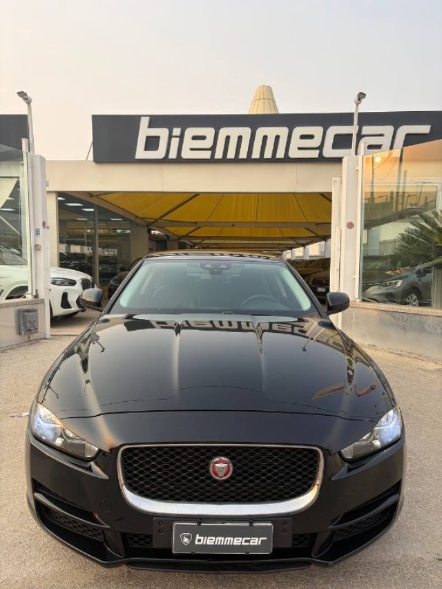 Jaguar XE 2.0 D 180 CV aut. Prestige Business Edition - foto 2 di 4