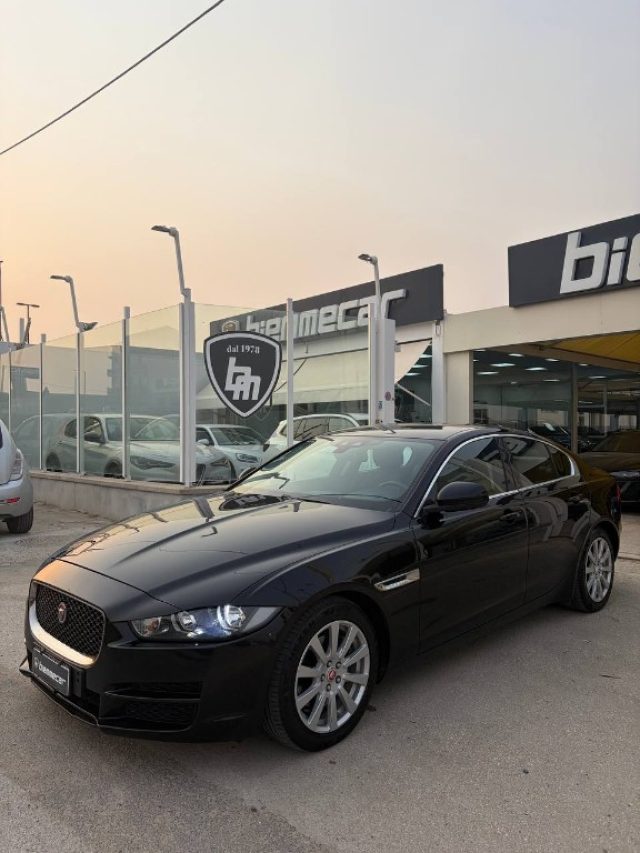 Jaguar XE 2.0 D 180 CV aut. Prestige Business Edition - foto 3 di 4