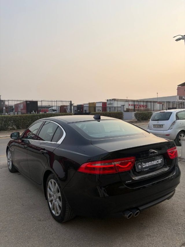 Jaguar XE 2.0 D 180 CV aut. Prestige Business Edition - foto 4 di 4