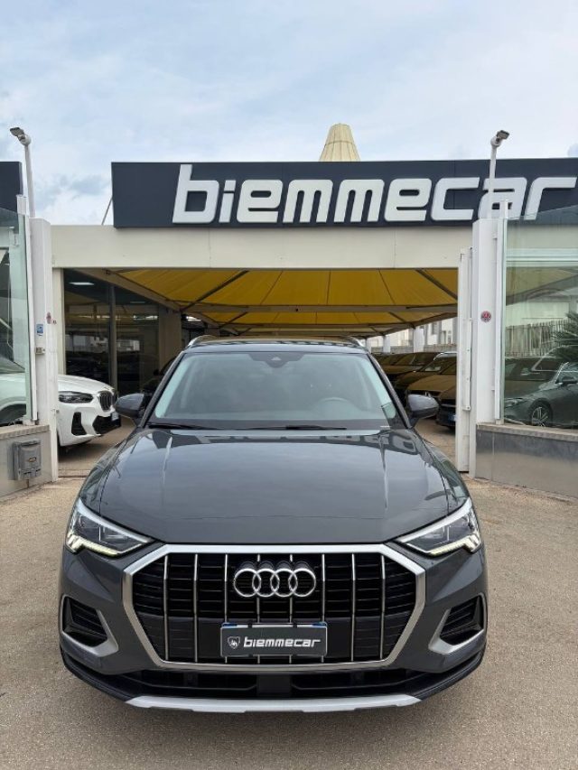 Audi Q3 35 TDI quattro S tronic Identity Black i.m - foto 3 di 38