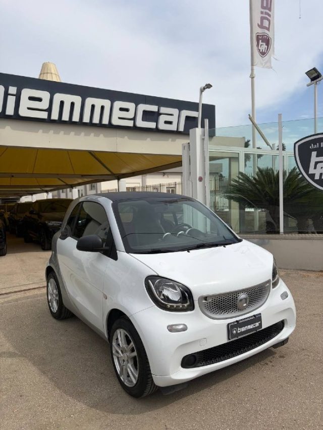 smart forTwo 70 1.0 twinamic Safetown White - foto 2 di 4