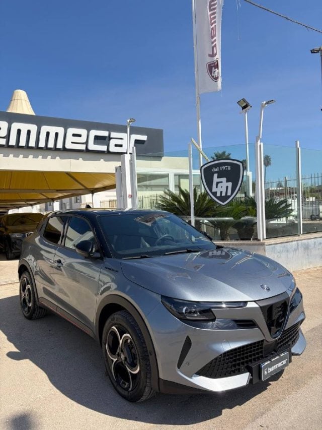 Alfa Romeo Junior 1.2 145 CV Hybrid eDCT6 Speciale i.m - foto 2 di 4