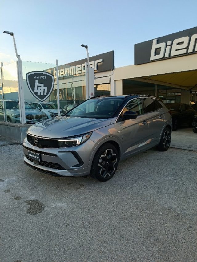 Opel Grandland 1.5 diesel Ecotec aut. Business Elegance i.e - foto 2 di 4