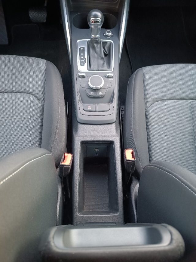 Audi Q2 30 TDI Identity Black dsg, del 2020, 117.000 km, in vendita a Augusta (SR)