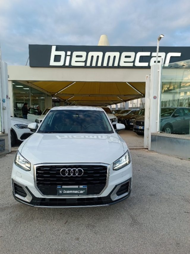 Audi Q2 30 TDI Identity Black dsg - foto 3 di 38