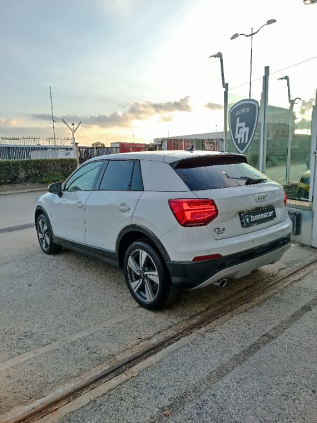 Audi Q2 30 TDI Identity Black dsg - foto 4 di 38