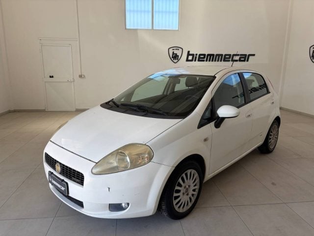 Fiat Grande Punto 1.3 MJT 75 CV 5 porte Dynamic, del 2008, 150.000 km, in vendita a Augusta (SR)