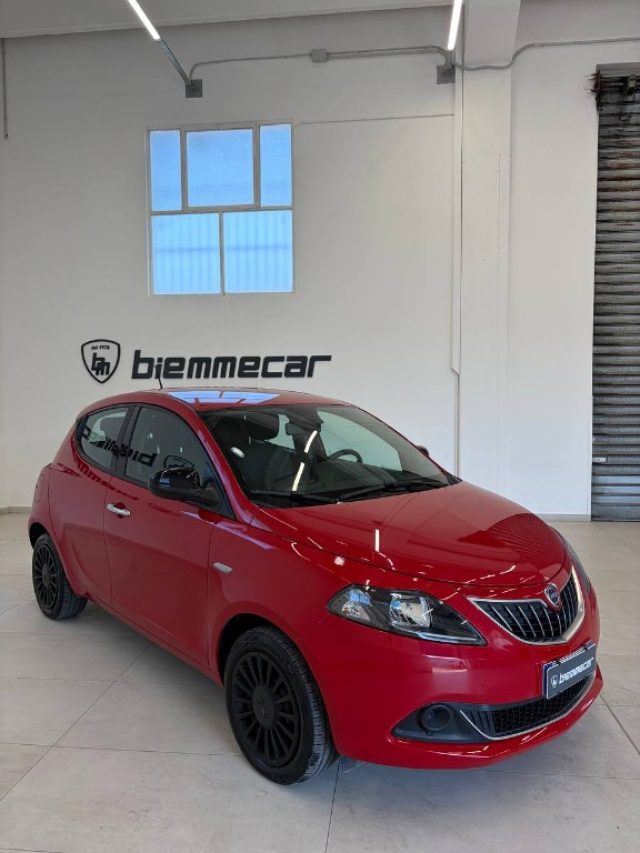 Lancia Ypsilon 1.0 FireFly 5 porte S&S Hybrid Ecochic Gold i,m - foto 2 di 4