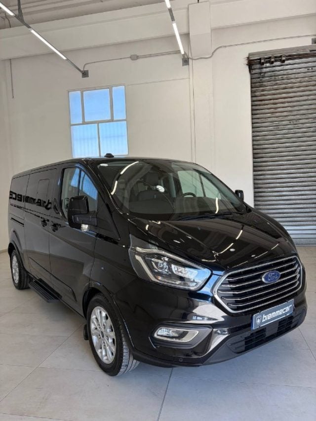 Ford Tourneo Custom 320 2.0 EcoBlue 130CV aut. PL c/sollev. Tit. I,E - foto 2 di 4