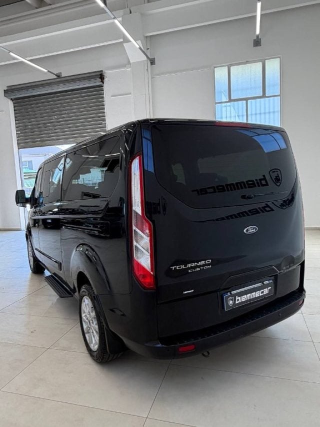 Ford Tourneo Custom 320 2.0 EcoBlue 130CV aut. PL c/sollev. Tit. I,E - foto 4 di 4