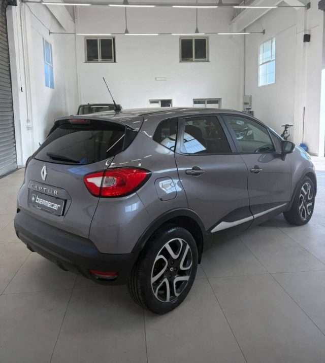 Renault Captur 1.5 dCi 8V 90 CV Start&Stop Energy R-Link - foto 3 di 4