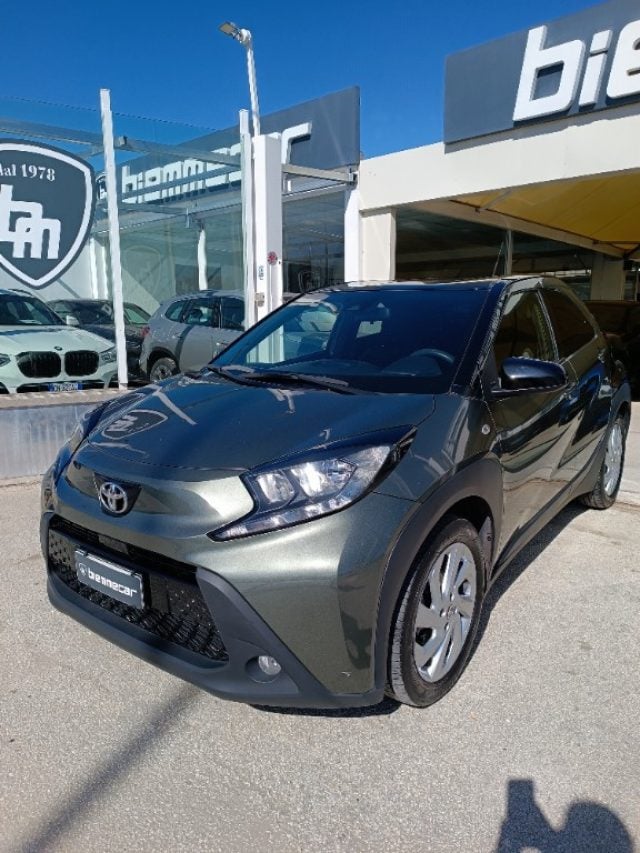 Toyota Aygo X 1.0 VVT-i 72 CV 5 porte Lounge Air S-CVT i.m - foto 3 di 4