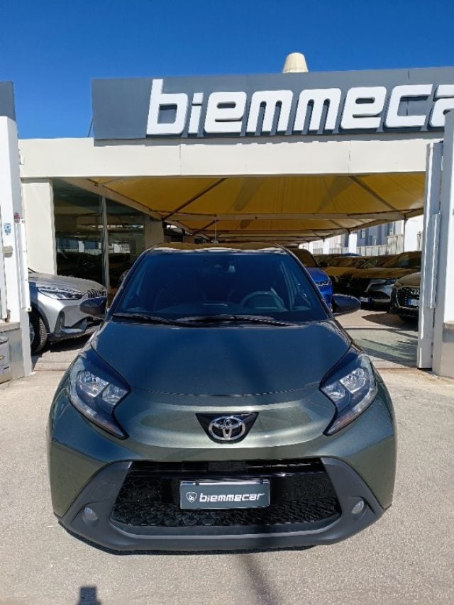 Toyota Aygo X 1.0 VVT-i 72 CV 5 porte Lounge Air S-CVT i.m - foto 2 di 4