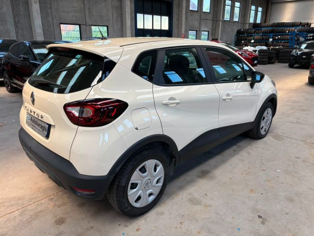 Renault Captur TCe 12V 90 CV Life - foto 4 di 4