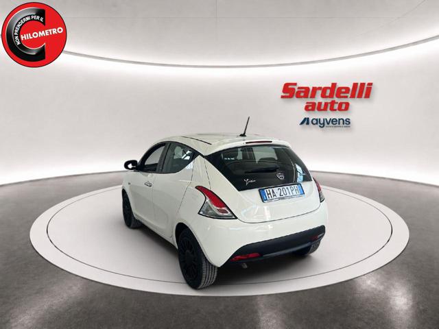 Lancia Ypsilon 1.0 FireFly 5 porte S&S Hybrid Ecochic Silver - foto 3 di 4