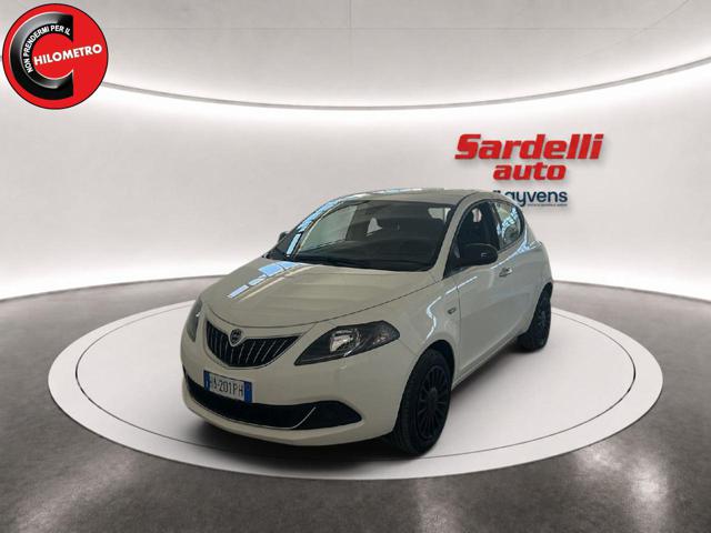 Lancia Ypsilon 1.0 FireFly 5 porte S&S Hybrid Ecochic Silver usato a SAN VITO DEI NORMANNI
