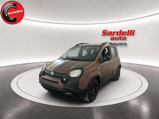 Fiat Panda 1.0 FireFly S&S Hybrid Trussardi, del 2020, 28.900 km, in vendita a San Vito Dei Normanni (BR)