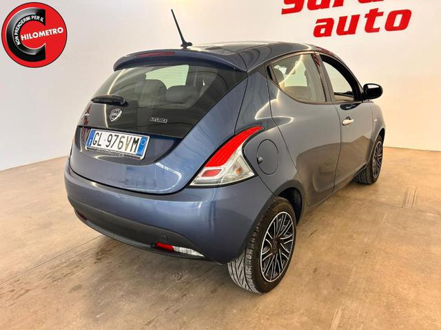 Lancia Ypsilon 1.0 FireFly 5 porte S&S Hybrid Silver Plus - foto 4 di 4
