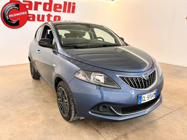 Lancia Ypsilon 1.0 FireFly 5 porte S&S Hybrid Silver Plus - foto 2 di 4