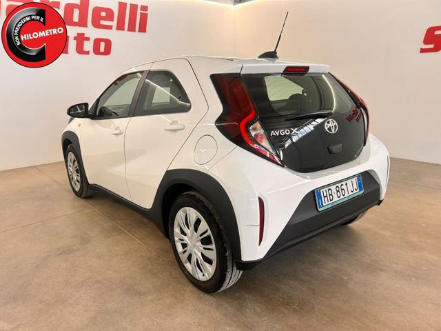 Toyota Aygo X 1.0 VVT-i 72 CV Autom. Active S-CVT - foto 3 di 4