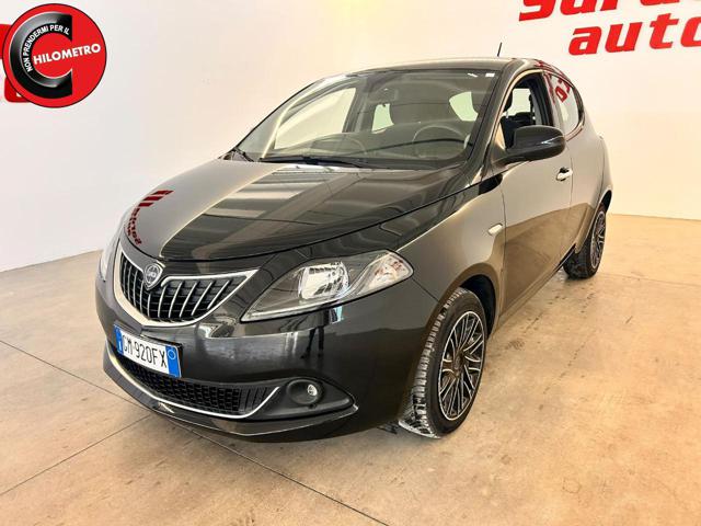 Lancia Ypsilon 1.0 FireFly 5 porte S&S Hybrid Gold, del 2023, 47.207 km, in vendita a San Vito Dei Normanni (BR)