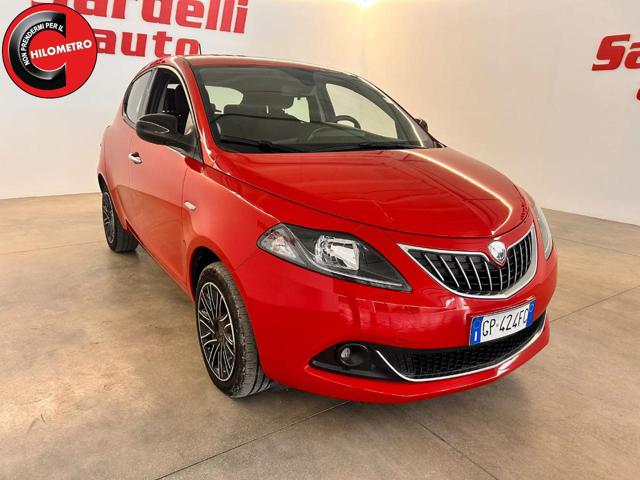 Lancia Ypsilon 1.0 FireFly 5 porte S&S Hybrid Gold - foto 2 di 4