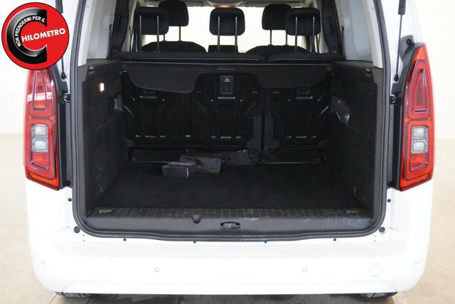 Toyota Proace City Verso 1.5D 130 CV S&S Long D Executive - foto 4 di 4