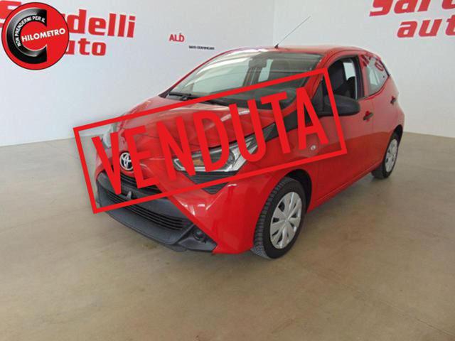 Toyota Aygo Connect 1.0 VVT-i 72CV 5 porte x-business usato a SAN VITO DEI NORMANNI