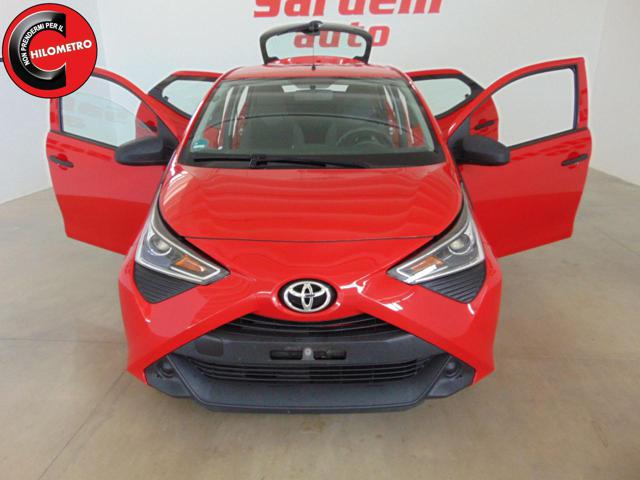 Toyota Aygo Connect 1.0 VVT-i 72CV 5 porte x-business - foto 3 di 4